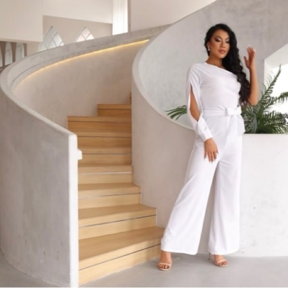 One sleeve white jumpsuit